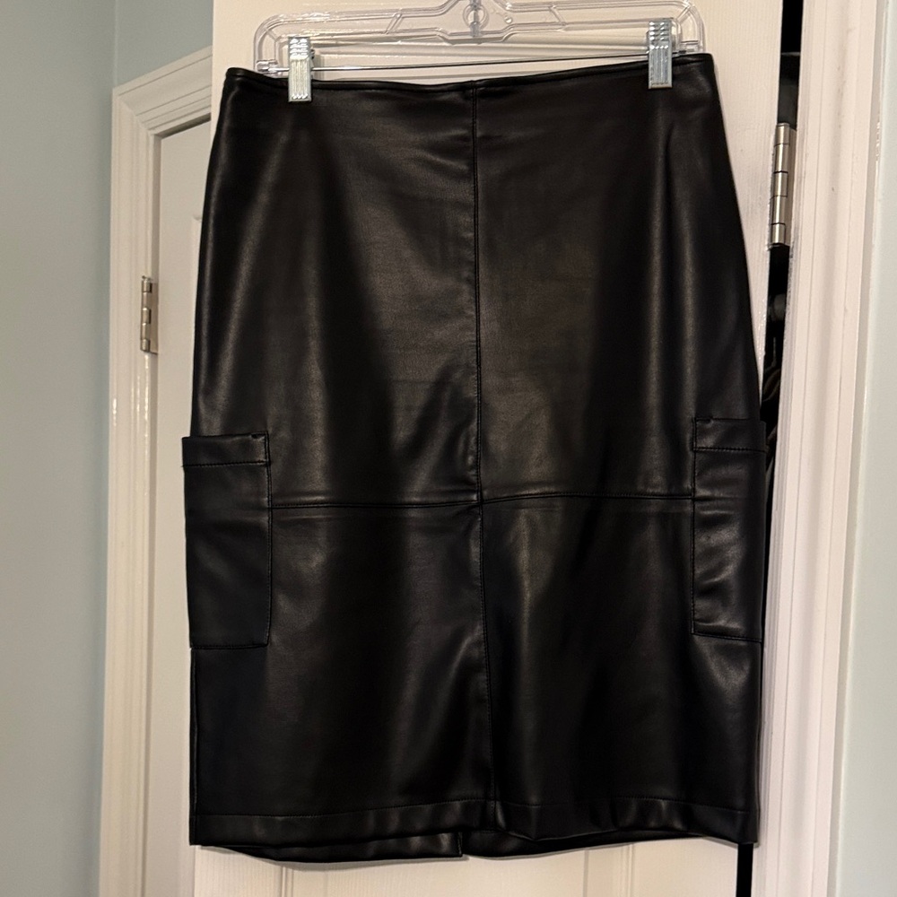 Elegant Black Pencil Skirt